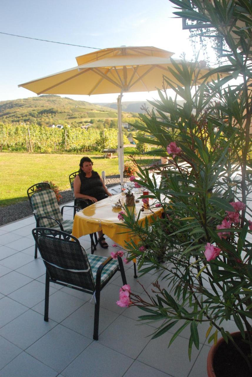 Wein- Und Gaestehaus Genetsch Lieser Bagian luar foto
